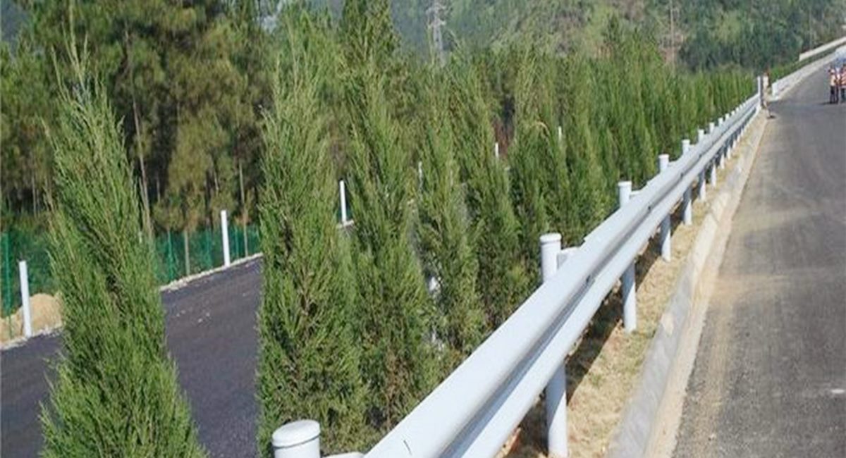 波形护栏板、乡村道路护栏、单波护栏板东升国际加工定制