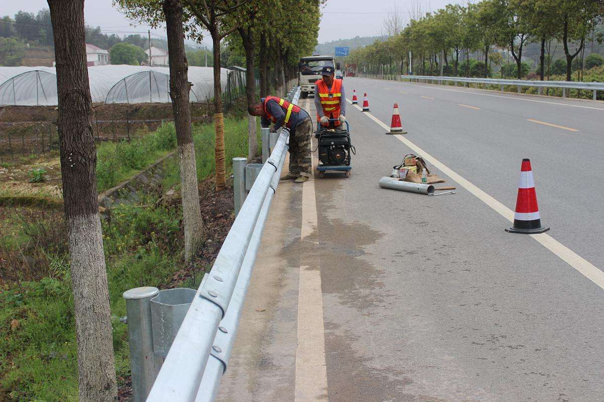 公路波形护栏平时应该怎么维护呢？？？？？？？？